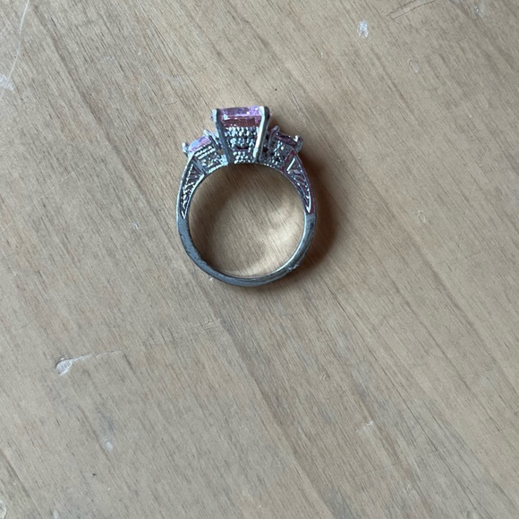 Pink ring - Picture 3 of 3